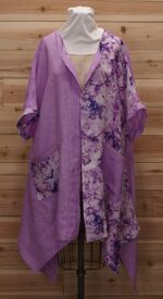 This very vogue purple cloak is made of 100% Japanese linen and has (2) large front pockets.
