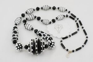 black-white-glass beaded-necklace