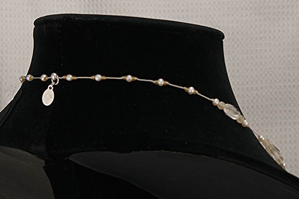 Quartz, calcite, camelian and freshwater pearl necklace.