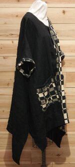 Vogue black and ivory Japanese linen cloak with 2 large front pockets.