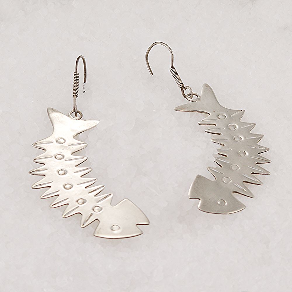 Flat plate silver fish bone earrings.