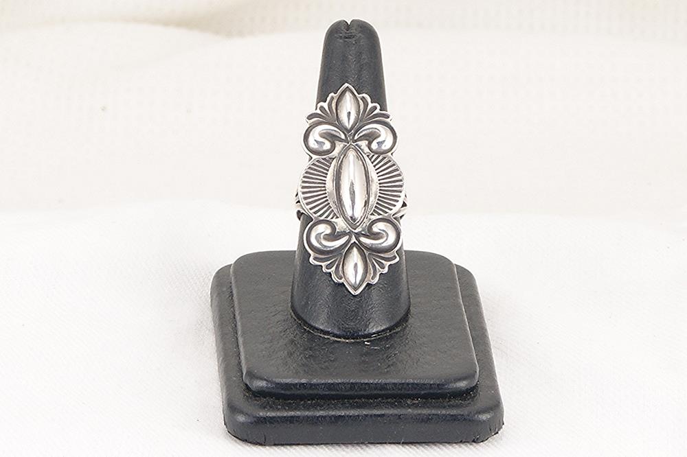 Handmade vintage Navajo sterling silver ring.
