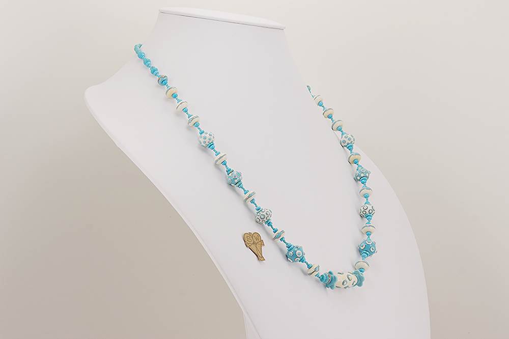 glass beaded turquoise colored necklace