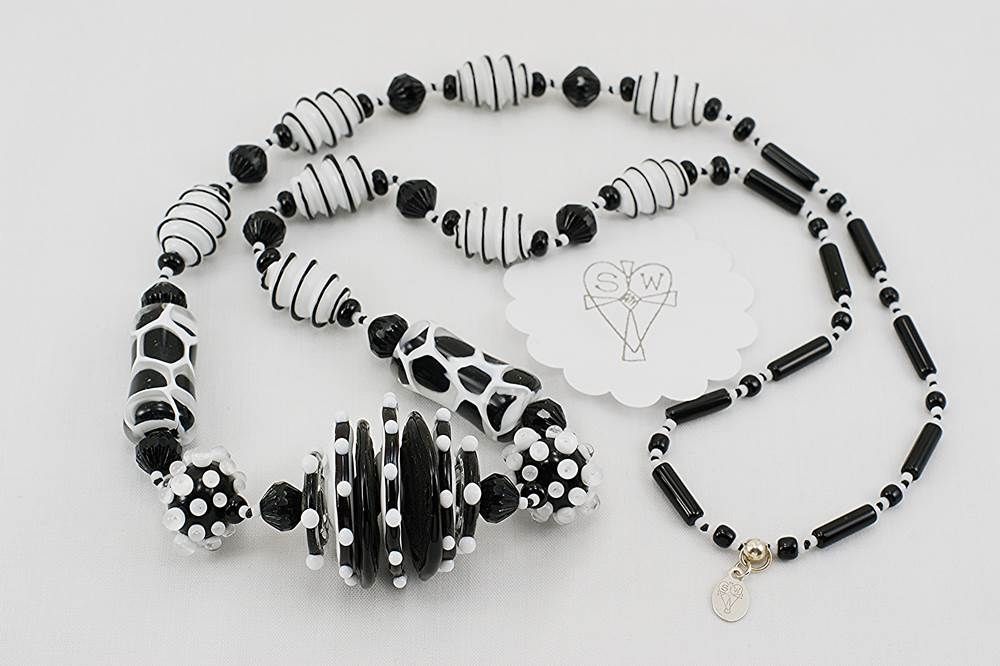 black-white-glass beaded-necklace