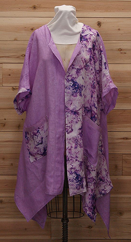 This very vogue purple cloak is made of 100% Japanese linen and has (2) large front pockets.