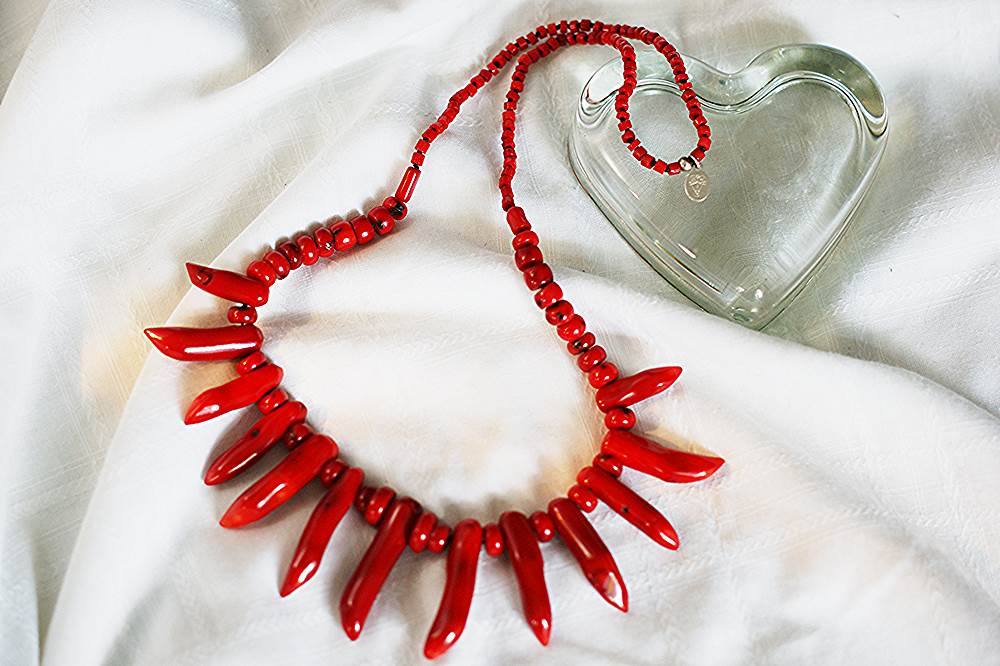 Red coral necklace