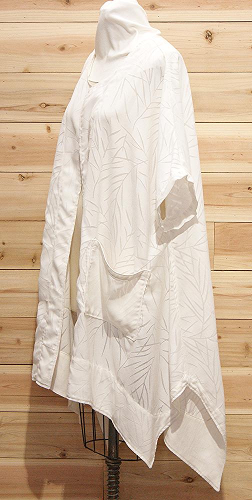 One of a kind, kimono topper made of 100% soft white Japanese linen.