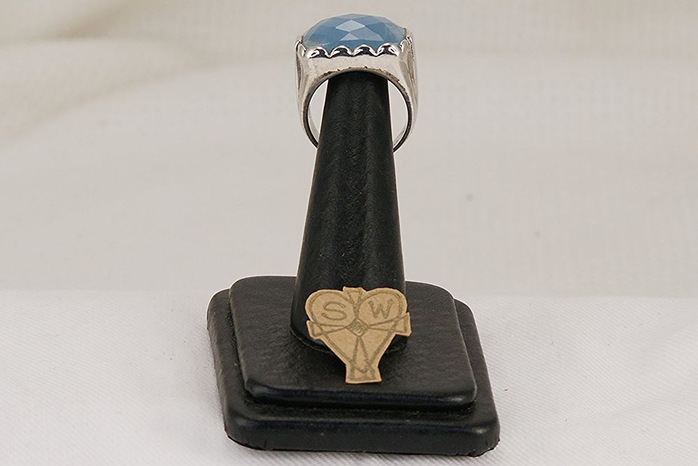 Delft blue chalcedony sterling silver ring end view.