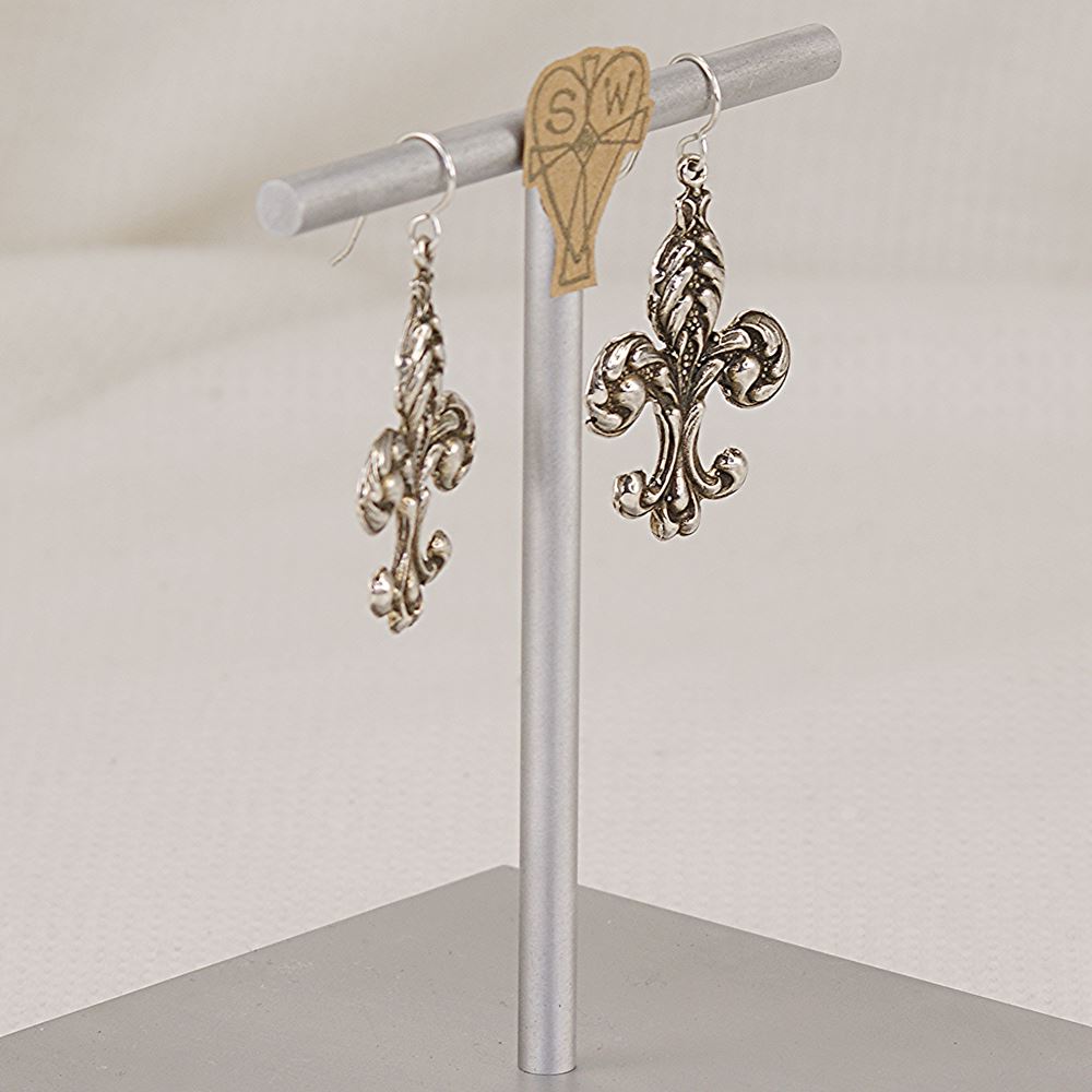 Ritzy solid sterling silver fleur de lis earrings.