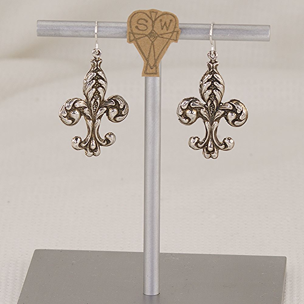 Solid sterling silver fleur de lis earrings.